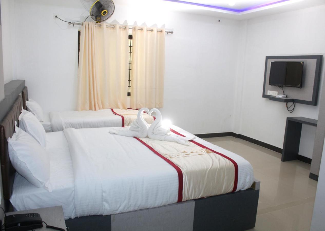 Hotel Shawrya The Grand Madikeri Bagian luar foto