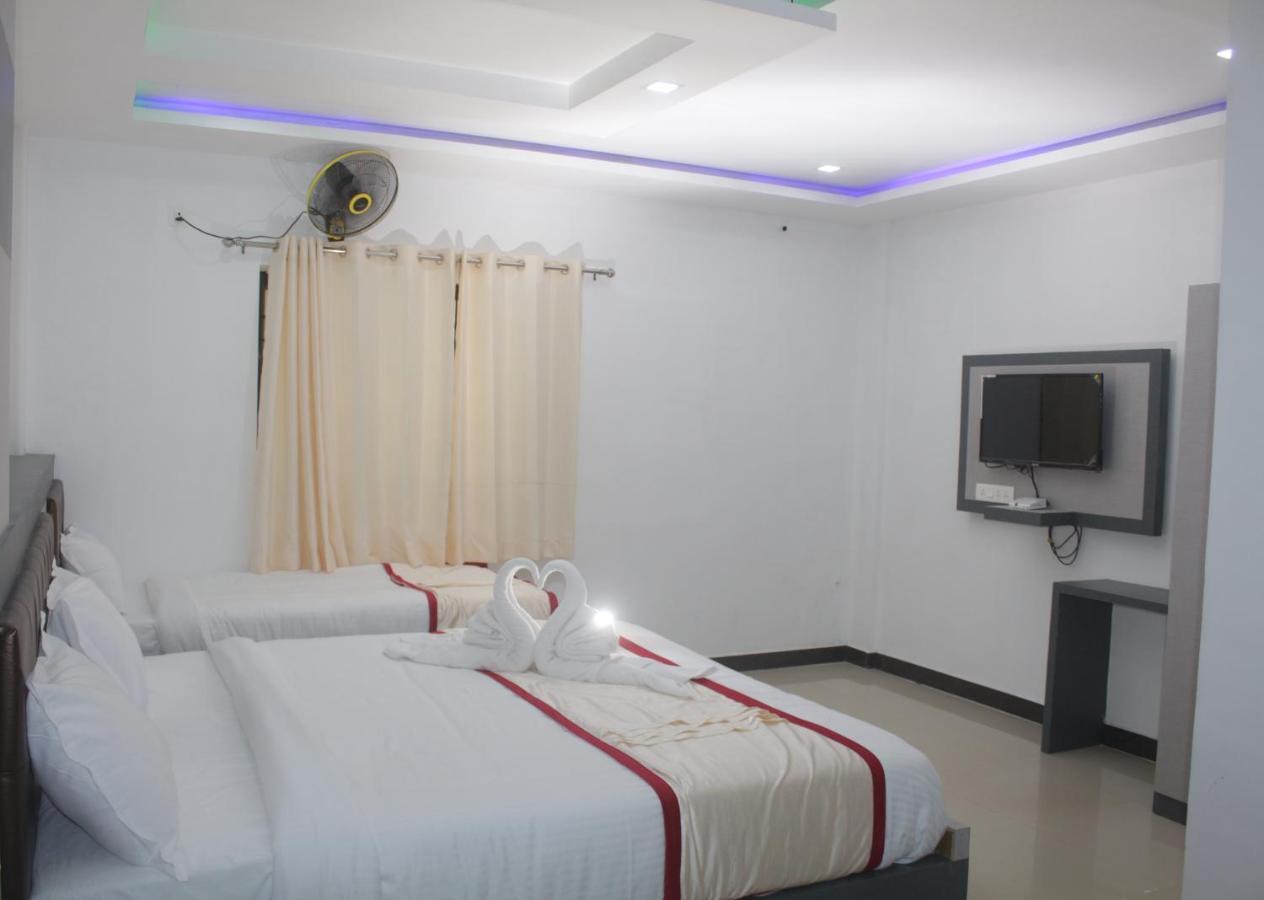 Hotel Shawrya The Grand Madikeri Bagian luar foto