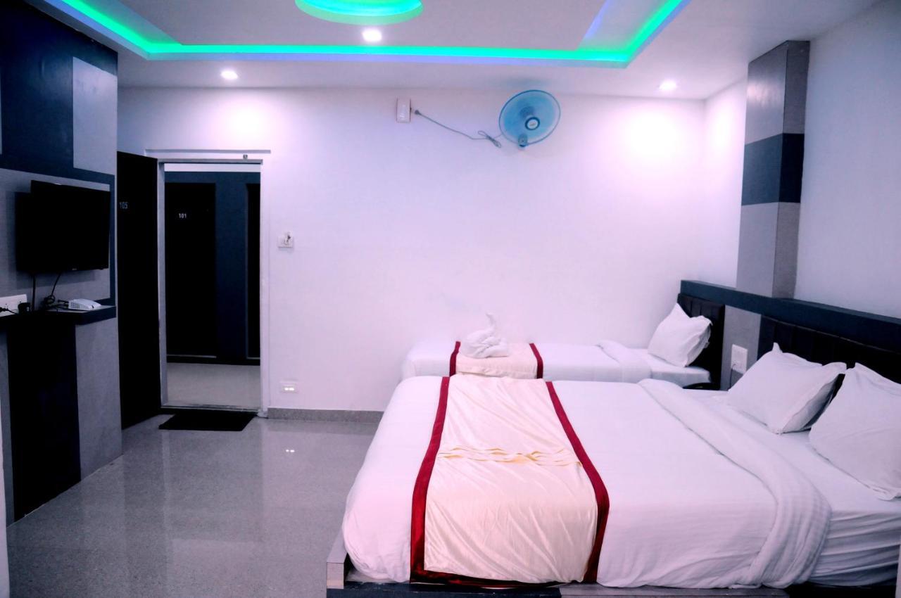 Hotel Shawrya The Grand Madikeri Bagian luar foto