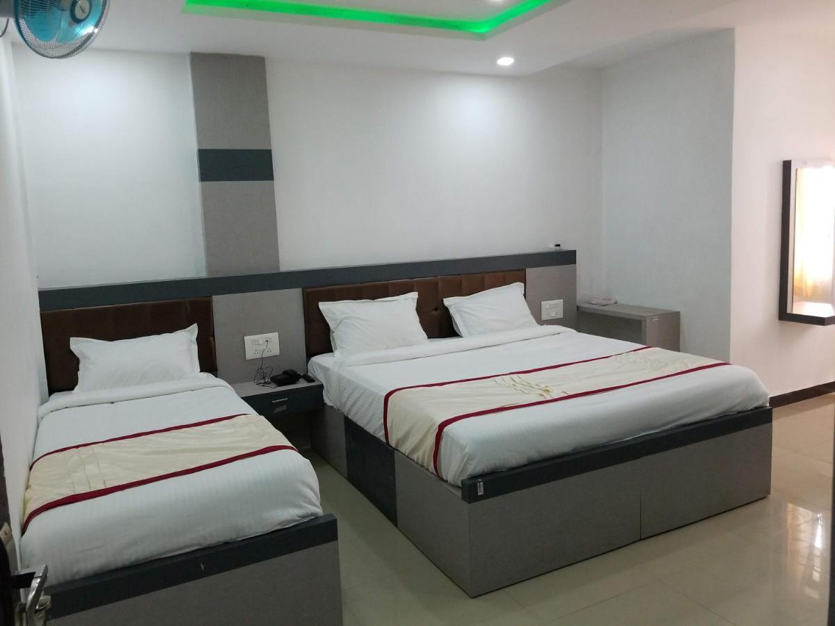 Hotel Shawrya The Grand Madikeri Bagian luar foto