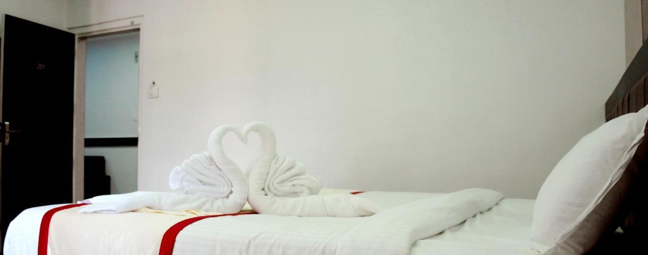 Hotel Shawrya The Grand Madikeri Bagian luar foto
