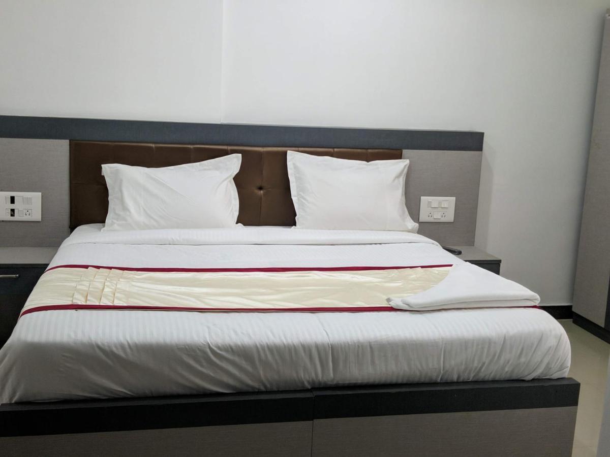 Hotel Shawrya The Grand Madikeri Bagian luar foto